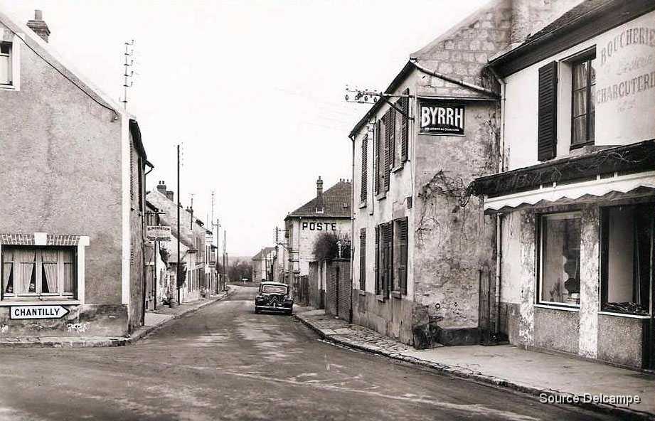 60 Orry La Ville Place de l Abbe.jpg